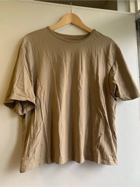 Banana Republic Men's Crew Neck T-Shirt in Light Brown organic Cotton